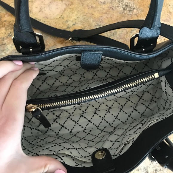 ❤️ OPEN TO OFFERS❤️Black and gold Kate spade purse - Picture 5 of 8